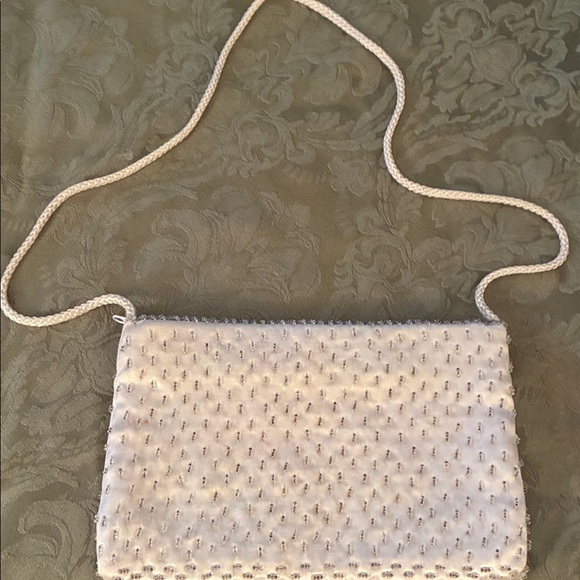 Elegant White and Gray Woven Clutch - Picture 4 of 5